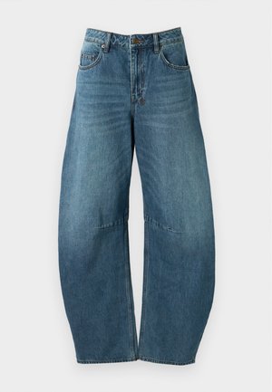 Blaue Denim-Jeans mit lockerer Passform, versehen mit zwei Gesäßtaschen, einem Knopfverschluss und sichtbaren Nähten. Mittelhoher Bund.