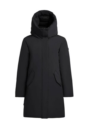 Melnas, ceļgalu garuma pūkains mētelis ar augstu apkakli, priekšpusē rāvējslēdzēju un divām sānu kabatām; gluda, matēta auduma virsma bez redzamām rakstām.