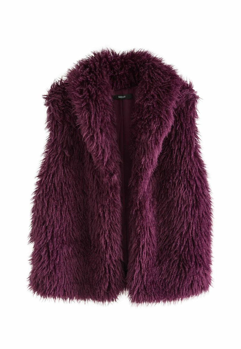 Faux fur vest i dyb lilla. Har en åben front, bred krave og lang, shaggy tekstur. Fodret indre for ekstra komfort.