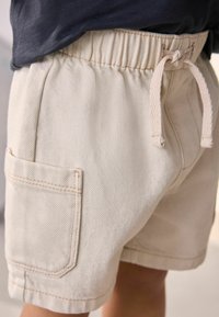 Next REGULAR FIT - Short en jean - ecru