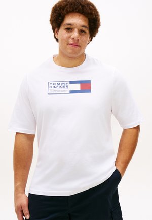LOVE TEXT BOX TEE - Μπλουζάκι με στάμπα - white