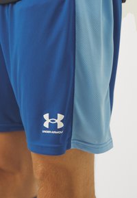 Under Armour CHALLENGER - Short de sport - tech blue/white