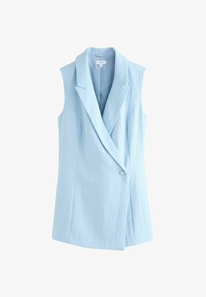 Bez rukávů, světle modré sako ve tvaru šatů s vykrojenými klopami a zapínáním na jeden knoflík, vyrobené z texturované látky.