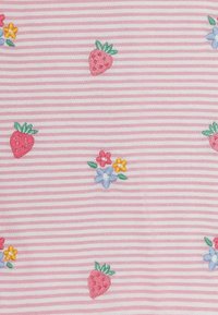 JoJo Maman Bébé DAISY EMBROIDERED - REGULAR FIT - Apdrukāts T-krekls - pink strawberry floral