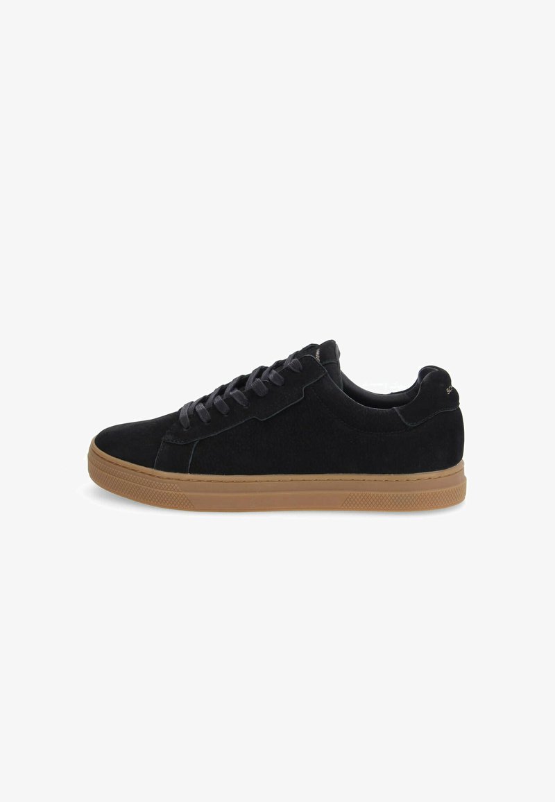 Schwarze Wildledersneaker mit runder Zehenpartie, strukturierten Oberflächen und Gummisohle. Mit dunkelgrauen Schnürsenkeln und minimalistischen Designelementen.
