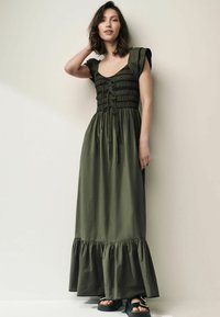Next SHIRRED   MIDI  REGULAR FIT - Maksikleit - khaki green