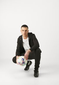 Thumbnail Image 4