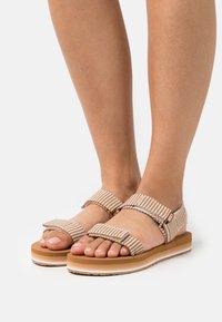 Roxy CAGE - Sandálias - brown/white