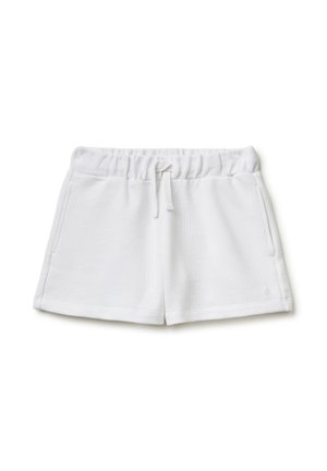 Weiße legere Shorts mit elastischem Bund, Kordelzug, seitlichen Taschen und weicher Stoffstruktur, flach auf weißem Hintergrund liegend.