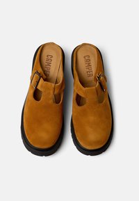 Camper MILAH - Pantofle - mittelbraun