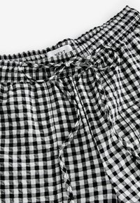PULL ON GINGHAM - Hlače - black white
