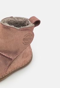 Froddo PAIX UP BOOTS UNISEX - Zimske čizme - pink/gold