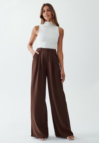 WILLA BILLOW - Pantaloni - chocolate