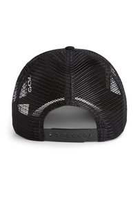 Cappello da camionista nero in rete mostrato dal retro con chiusura regolabile a scatto e costruzione a sei pannelli.