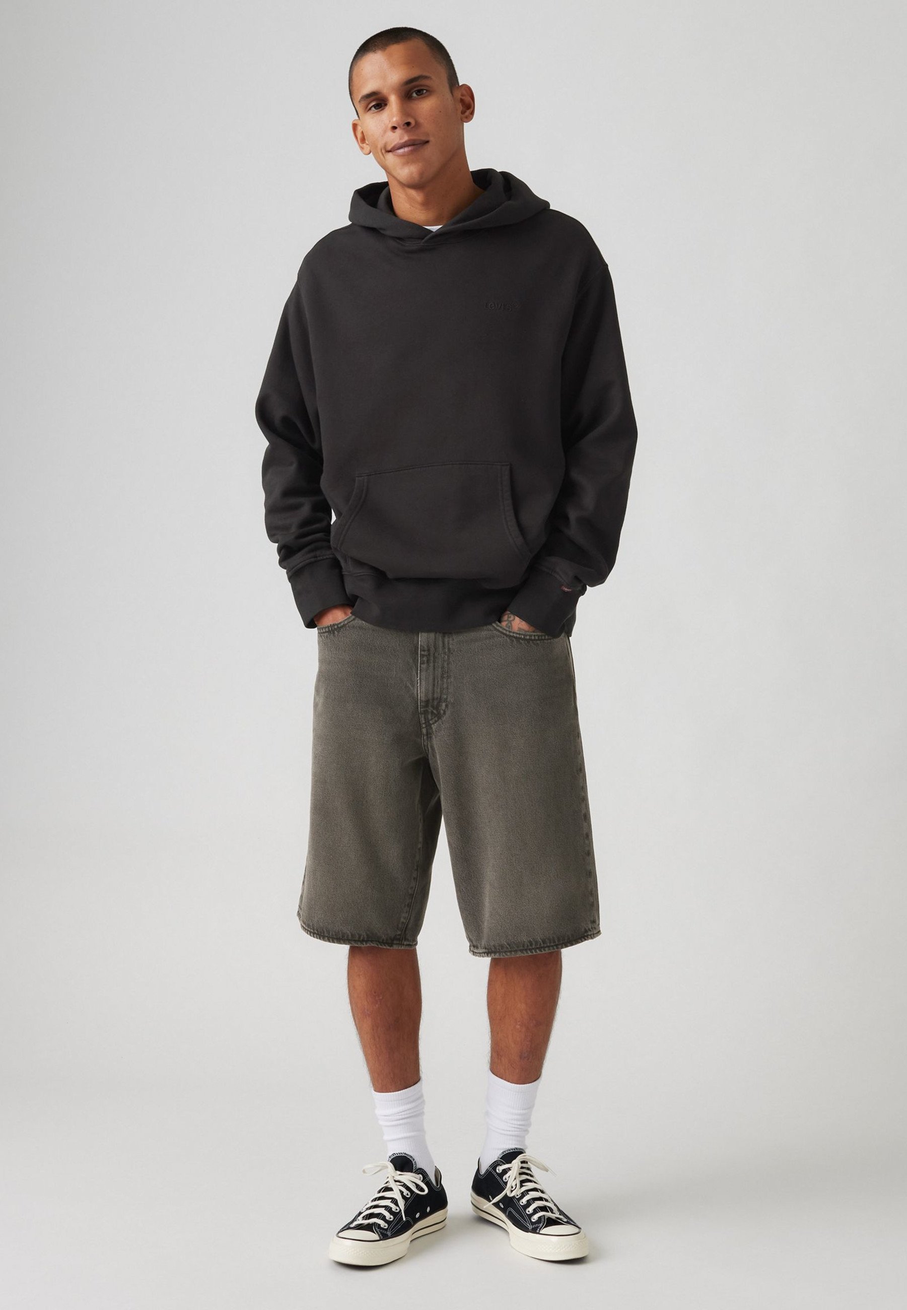 Levi's® 478® BAGGY SHORTS - Pantaloni scurți din denim - black