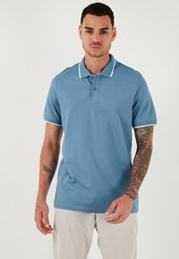 REGULAR FIT - Polo - light blue
