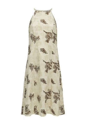 Vestido sin mangas color crema con cuello alto y estampado marrón de helechos y flores, con una silueta fluida en línea A hasta la rodilla.