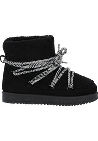 Botín negro de tobillo con parte superior de forro polar texturizado, detalles en ante negro y cordones tejidos en blanco para un ajuste seguro. Suela de goma.