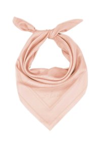 Silk tørklæde i blød pink, trekantet form med afrundede kanter, prydet med subtilt tonet mønster og knyttede ender. Glat tekstur.