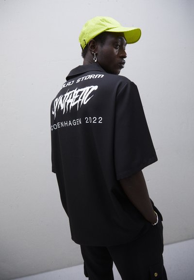 Nikolaj Storm UNISEX - Hemdbluse - black