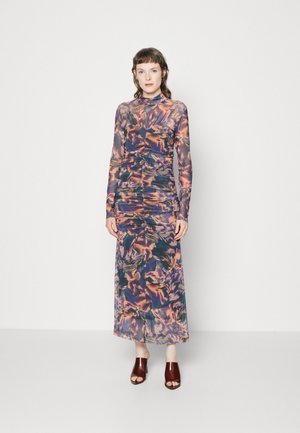 Gestuz EWA LONG DRESS - Μάξι φόρεμα - orange