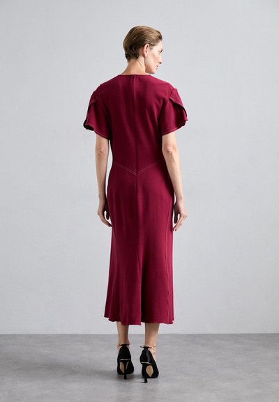 Victoria Beckham GATHERED NECK MIDI DRESS - Kokteiļkleita/ballīšu kleita - oxblood