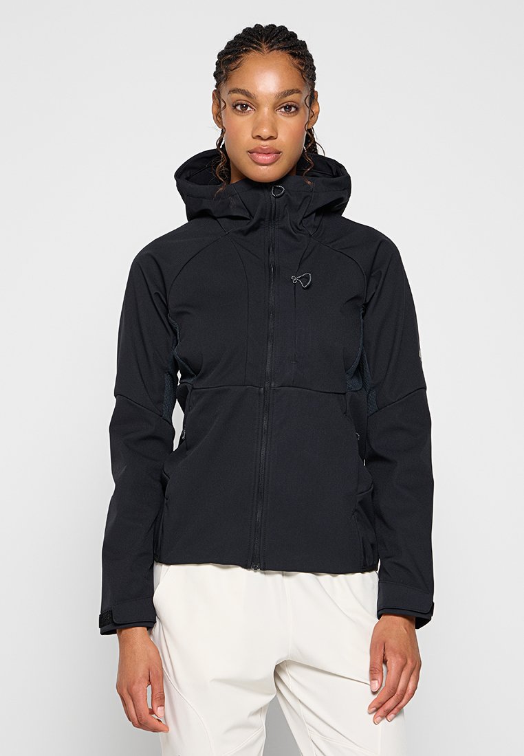 Czarna kurtka zapinana na zamek z kapturem, o dopasowanym kroju, wykonana z elastycznego materiału, z przednią kieszenią na zamek i siateczkowymi akcentami po bokach.