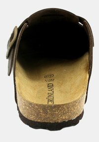 Sandal in pelle marrone con suola in sughero, fibbia metallica regolabile, rivestimento interno liscio e suola esterna testurizzata. Taglia 40 contrassegnata all'interno.