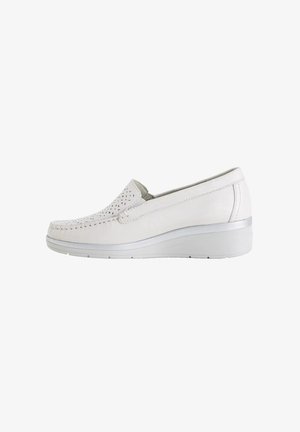 Scarpa slip-on bianca in pelle con tomaia traforata, pannelli laterali elastici e suola rialzata e imbottita per comfort e supporto.