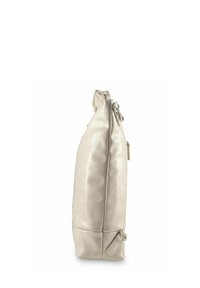 Borsa in ecopelle beige con una forma strutturata, texture liscia, chiusura con zip superiore e un accent hardware laterale.