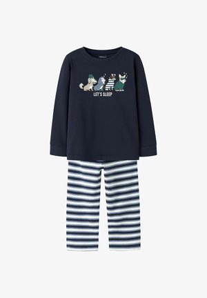 Marineblå pysjamasoverdel med "LET'S SLEEP" grafikk og tegneserie-dyr, sammen med stripete bukser i marineblått og hvitt. Myk tekstur.