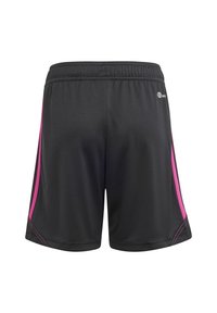 Schwarze Sportshorts mit rosa Seitestreifen, elastischem Bund und leichtem Material. Glatte Textur mit genähten Akzenten.