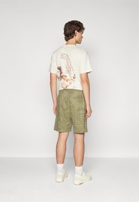 Les Deux LESLEY PAISLEY - Shorts - surplus green