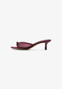 Unselected, bordo