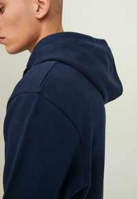 Jack & Jones JJELOGO HOOD - Bluza z kapturem