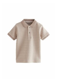 Polo de manga corta en beige claro con un patrón de zigzag texturizado, cuello y puños de las mangas en contraste, y dos botones en la parte delantera.