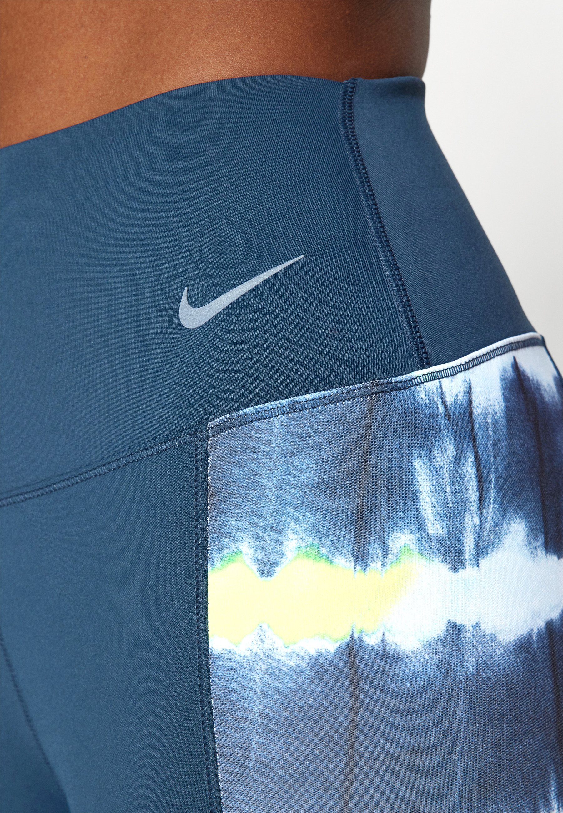 nike patterned gym leggings