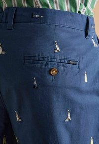 Unausgewählt, blue embroidered