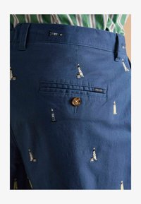 Unausgewählt, blue embroidered
