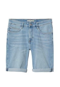 Shorts en denim bleu clair avec un ourlet retroussé, comportant cinq poches, une fermeture à bouton à l'avant, et un délavage pour une texture ajoutée.