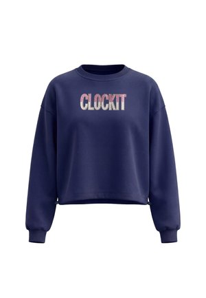 Marineblå cropped sweatshirt med lange ærmer og ribkantede manchetter med "CLOCKIT" tekst i pink og hvide bogstaver på fronten.