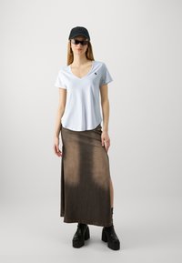 Abercrombie & Fitch ICON V NECK 5 PACK - T-shirt basique - white/navy/black/green/pink