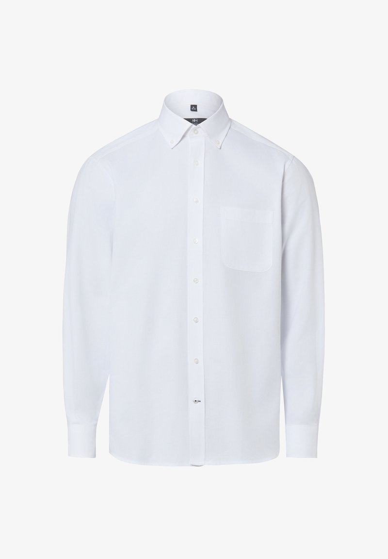 Weißes langärmliges Hemd mit Knöpfen, Kläppchenkragen und Brusttasche, flach auf weißem Hintergrund präsentiert.