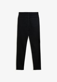 Svarta smala jeans i denim med hög midja, två bakfickor med en slät yta och en åtsittande design som blir smalare vid ankeln.