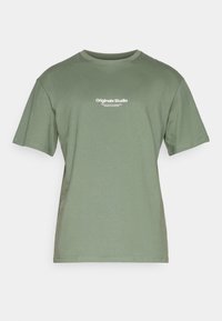 JORVESTERBRO CREW NECK - Trükipildiga T-särk - laurel wreath