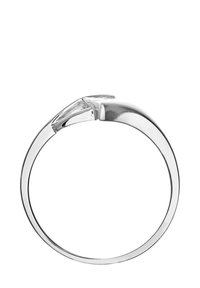 Sudraba metāla gredzens ar gludu, spīdīgu apdari, ar smalku asimetrisku dizainu augšpusē un pulētu malu.