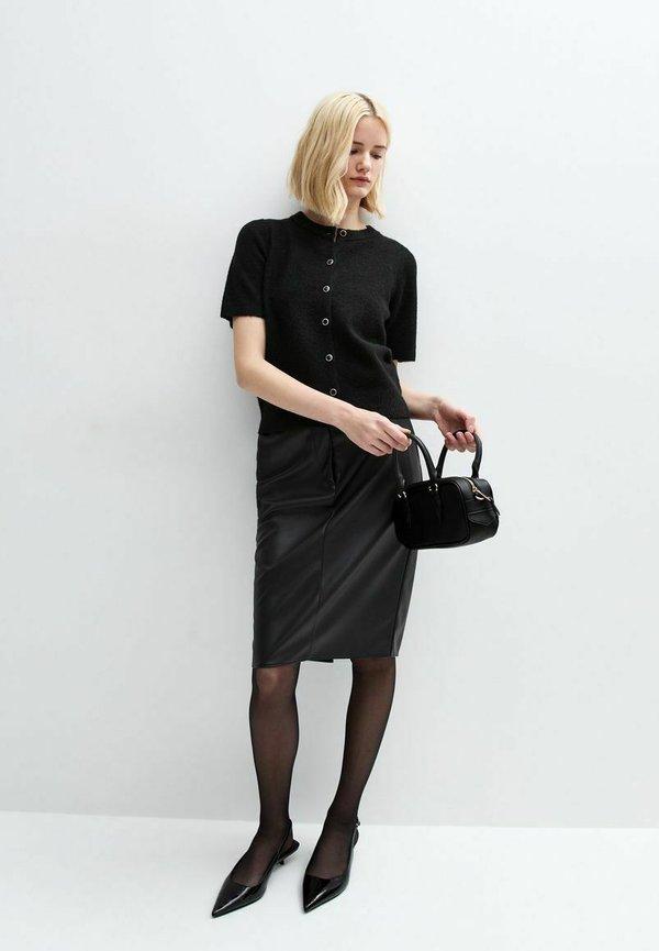 SHORT SLEEVE BUTTON UP - Strickjacke