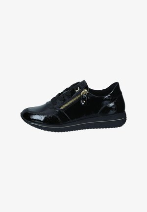 Sneaker en cuir verni noir avec un bout arrondi, un laçage sur le devant, une fermeture éclair décorative sur le côté et une finition texturée. Inclut une semelle contrastante.