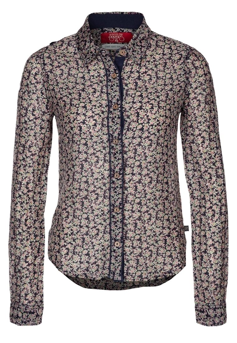Camicia a bottone floreale con sfondo blu navy, caratterizzata da piccoli fiori rosa e bianchi, maniche lunghe e colletto tradizionale.