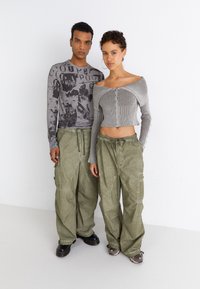 Jaded London WASH PARACHUTE UNISEX - Pantalon cargo - khaki oil